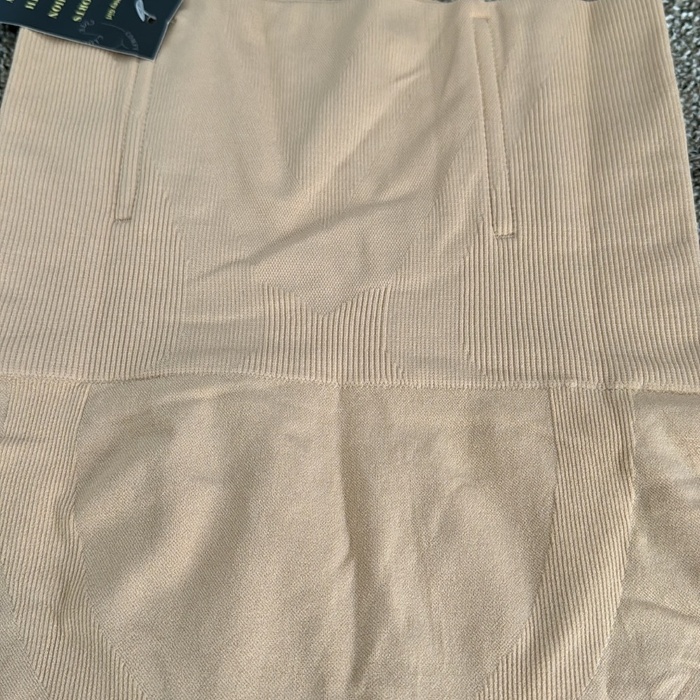 NWT Shapewear bodysuit tummy control S - Picture 6 of 8